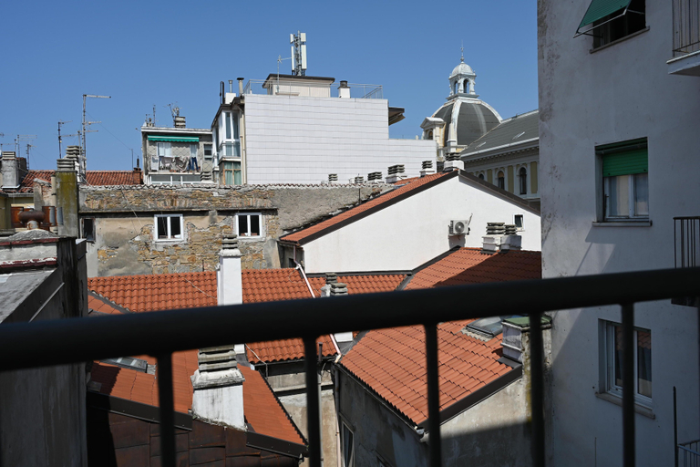 Others 5, Orienty Home Pentacoro, Trieste
