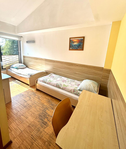 Others 4, Hostel Nuove Frontiere, Nysa