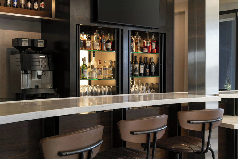 Food & Drinks 5, Courtyard by Marriott Fresno, Fresno