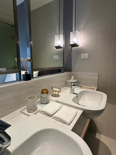 Bathroom 4, Novotel Suites Manila at Acqua Hotel & Residences, Mandaluyong