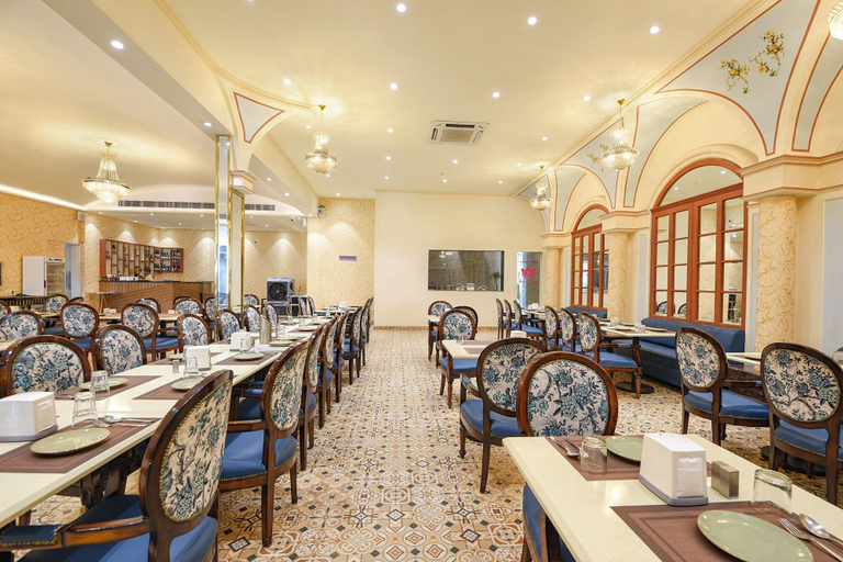 Food & Drinks 3, Oriva Ganeshwaram 149, Gautam Buddha Nagar