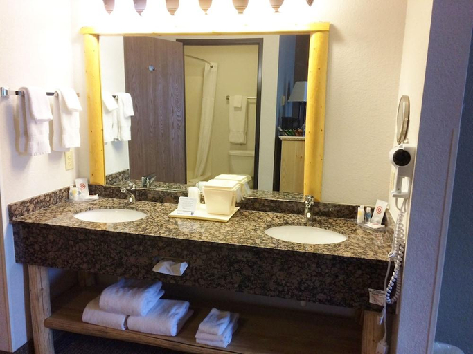 Bathroom 4, The Antler Lodge - Gardiner, Park