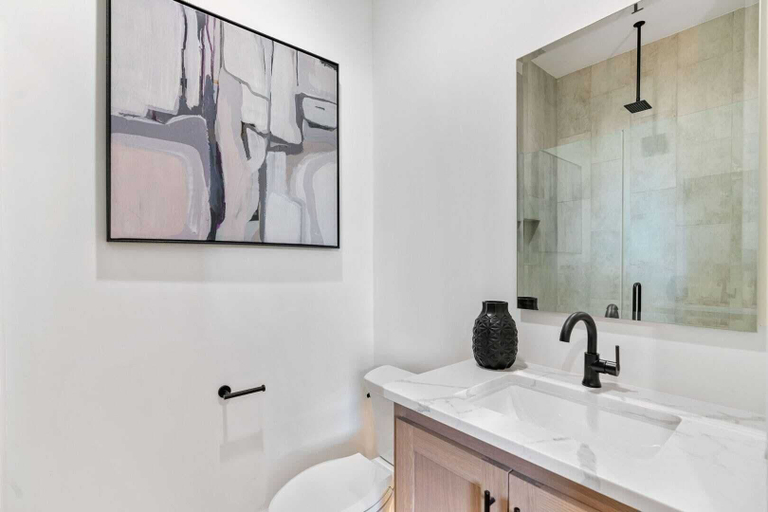 Bathroom 5, Halcyon Dayz by Avantstay New Build w/ Pool Access, Walton