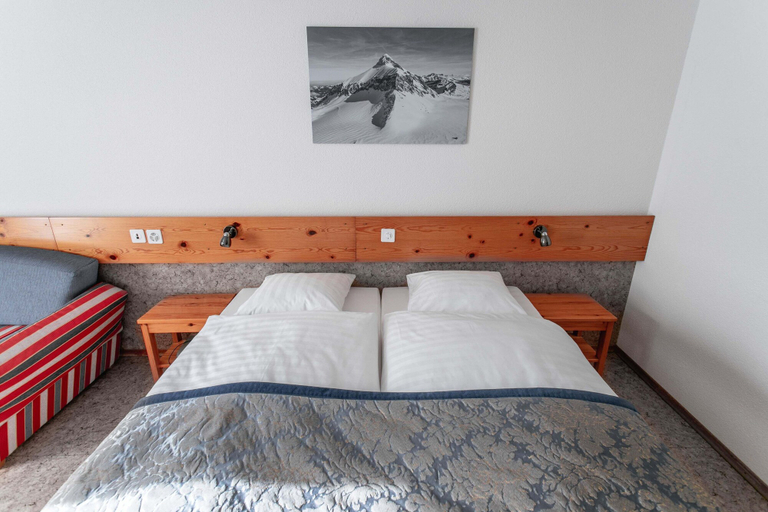 Bedroom 3, Hôtel Les Sources, Aigle