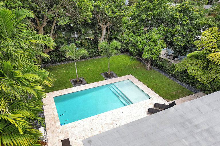 Sport & Beauty 5, Hibiscus House, Broward