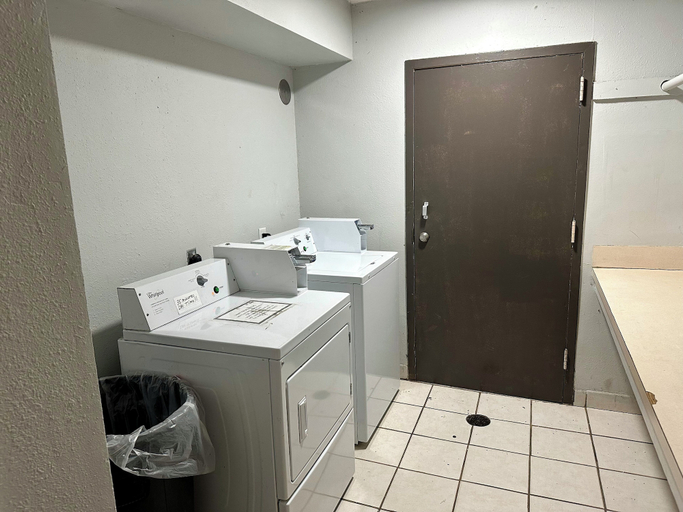 Bathroom 4, Motel 6 West Monroe, LA, Ouachita