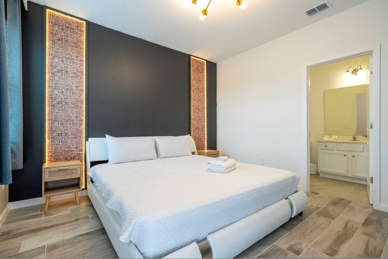 Room 5, Stunning Masterpiece 15 Ensuites, Osceola
