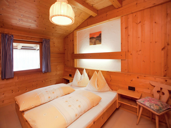 Bedroom 3, Apartment in Waidring near Ski Slopes, Kitzbühel