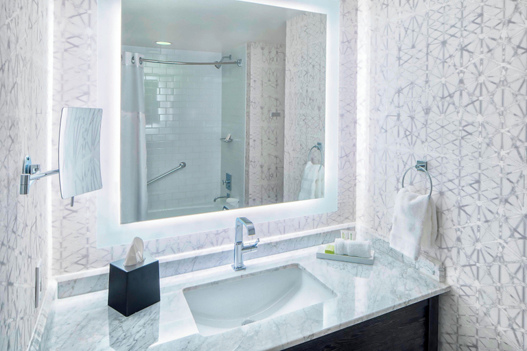 Bathroom 5, Courtyard by Marriott Philadelphia Downtown, Philadelphia