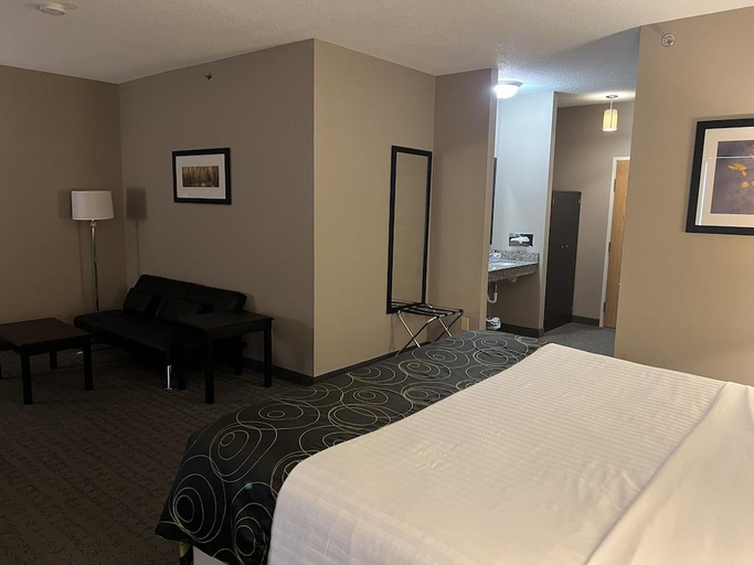 Bedroom 2, Okoboji Inn & Suites, Dickinson
