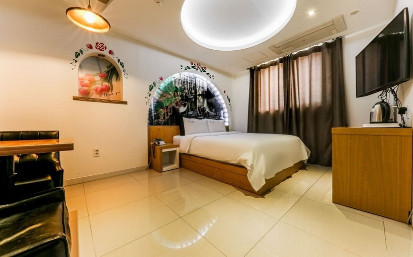 Others 2, Hotel sseom, Daedeok