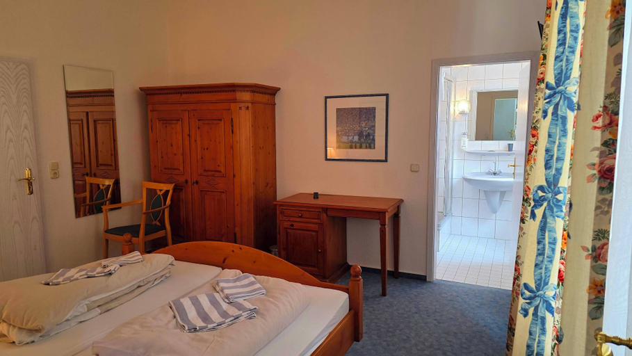Bedroom 3, Hotel Eifeler Hof Kyllburg, Eifelkreis Bitburg-Prüm
