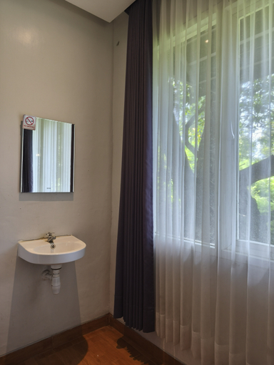 Bathroom 7