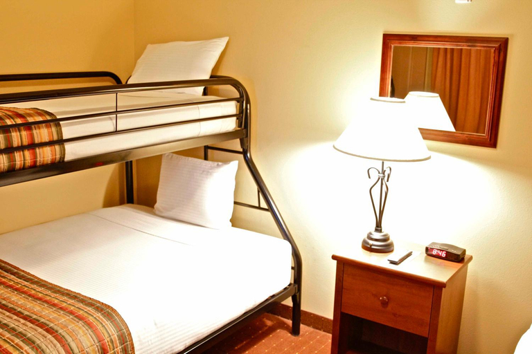 Bedroom 3, Arbuckle Lodge Gillette, Campbell