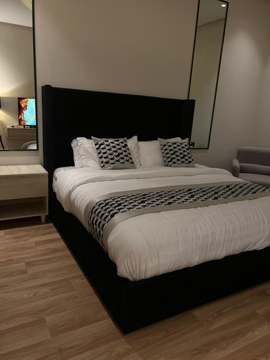 Others 5, أستديو هادي وراقي, Riyadh