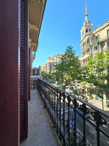 Others 4, Rooms Roger, Barcelona