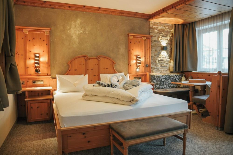 Bedroom 3, Hotel Alpenjuwel 4 Sterne Superior, Schwaz