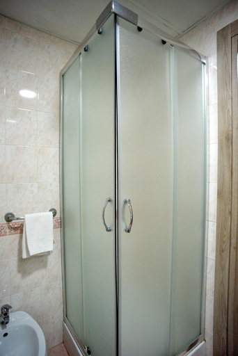 Bathroom 19