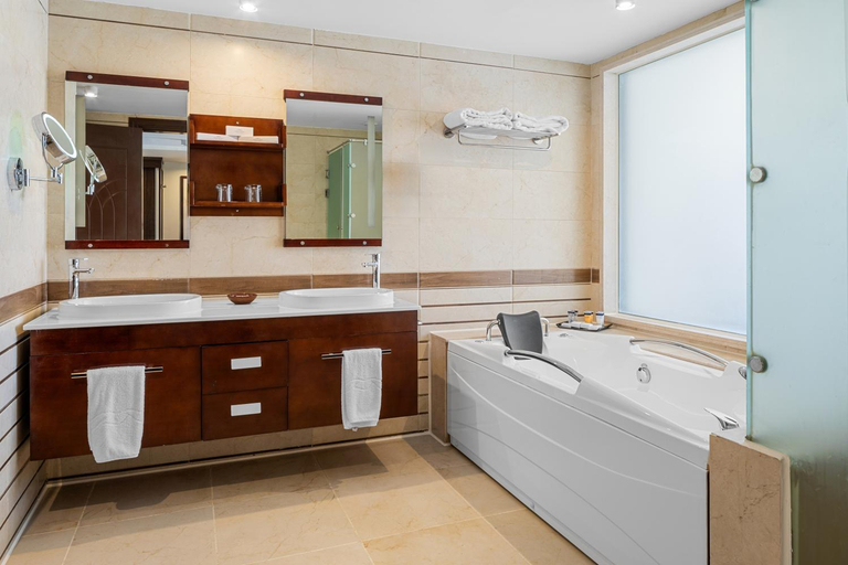 Bathroom 5, Pickalbatros White Beach Resort - Hurghada, Al-Ghurdaqah
