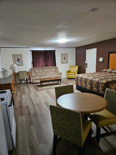 Bedroom 4, Traveler's Inn, Randolph