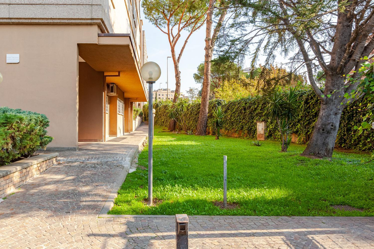 Others 2, Modern & Cozy Double Rooms, Private bath WIFI AC, Roma