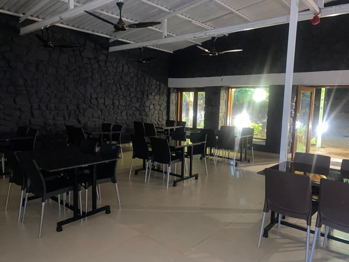 Food & Drinks 4, The Paradise Retreat, Ahmadnagar