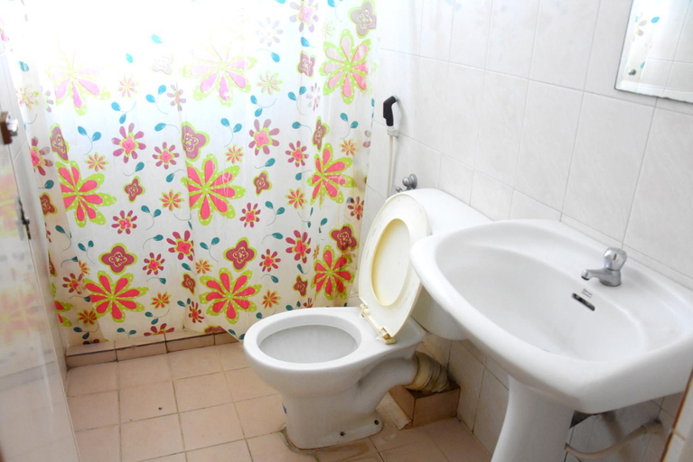 Bathroom 5, Janara Two, Kurunegala