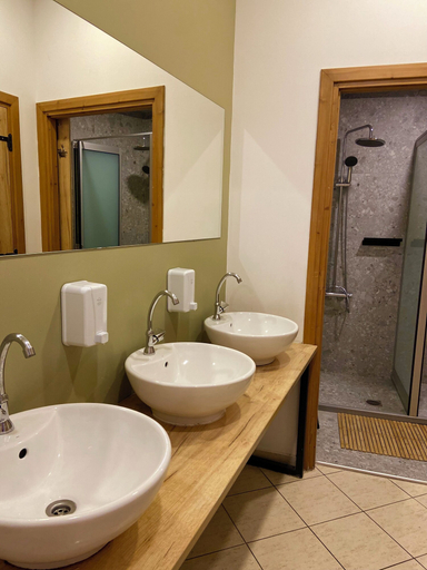 Bathroom 5, So Young Hostel, Crete