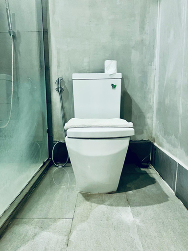 Bathroom 9