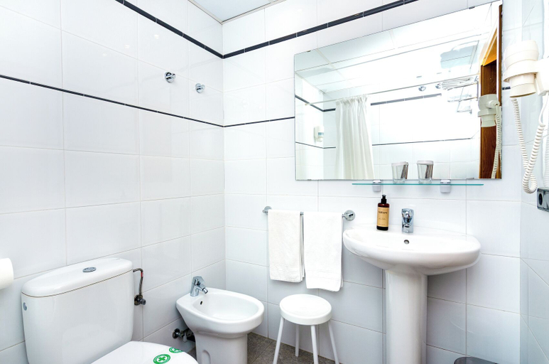 Bathroom 5, Medes II , Girona
