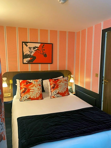 Bedroom 2, Hotel du Cheval Blanc - Paris Marne La Vallee, Seine-et-Marne