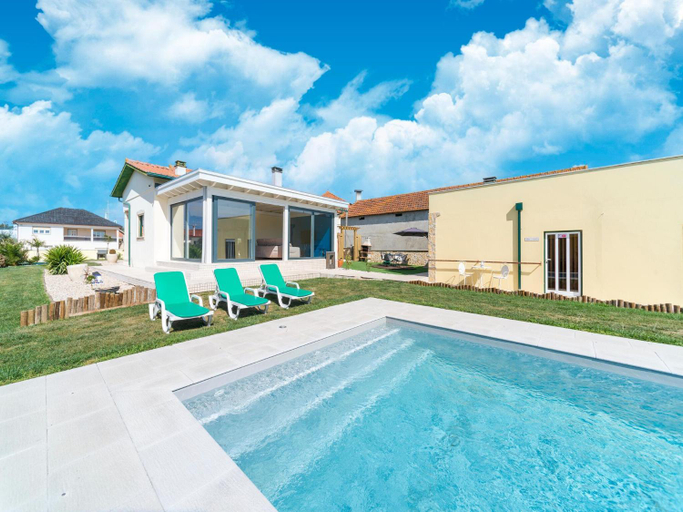 Sport & Beauty 2, Holiday Home in Netos with Pool and Sauna, Pombal