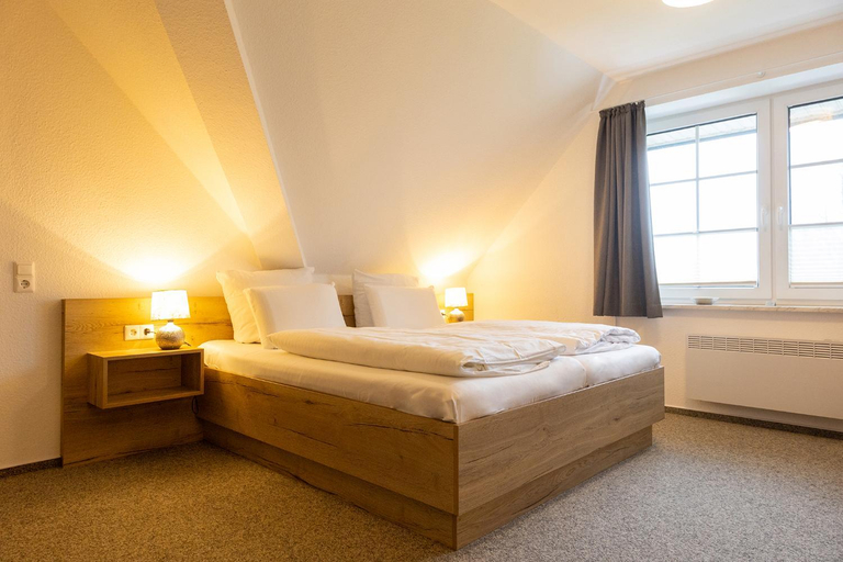 Bedroom 2, Cuxlandhotel Doppelzimmer 120, Cuxhaven