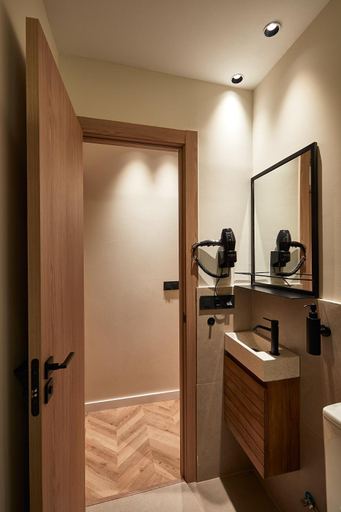 Bathroom 5, Hostal Parisien-NEW, Barcelona
