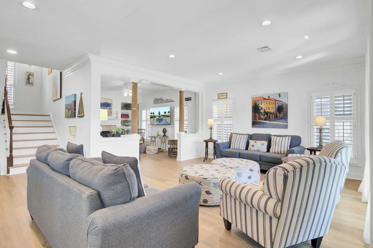 Others 5, 3001 Palm Boulevard by Avantstay Across From Beach & Ocean Views!, Charleston