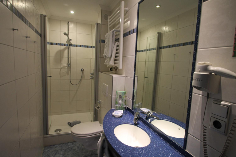 Bathroom 4, Krone, Berchtesgadener Land