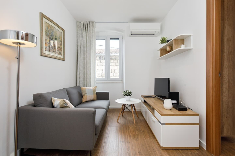 Others 4, Dominus, Modernly Decorated Suite in City Center, Split