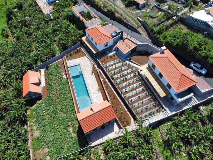 Exterior & Views, CASAS DO LARANJO- Cottages Infinity Pool by brugrani, Santa Cruz