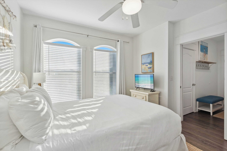 Bedroom 4, Isle Be Back by Avantstay Pool, 2blocks to Beach, Walton