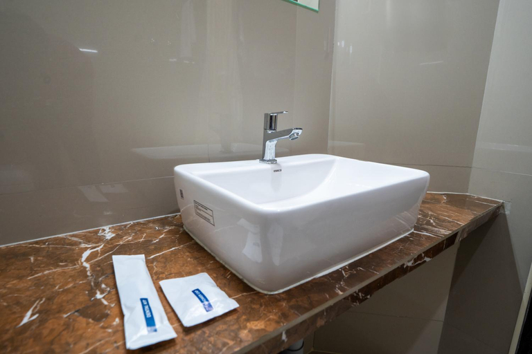 Bathroom 4, Cross Roads Inn, Coimbatore