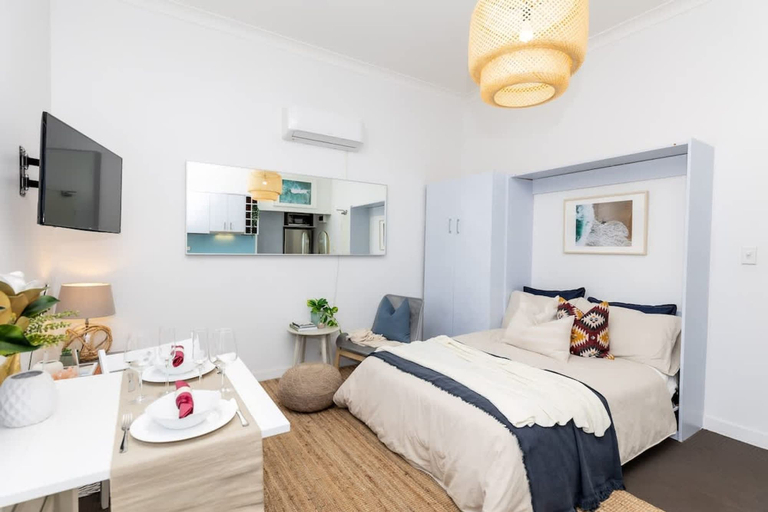 Room 4, Cozy Beachfront Studio With Aircon, Sydney