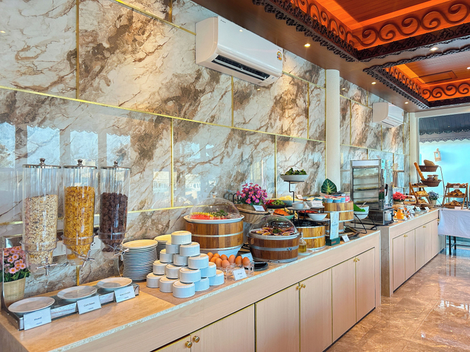 Food & Drinks 5, Quality Beach Resorts and Spa Patong, Phuket Island