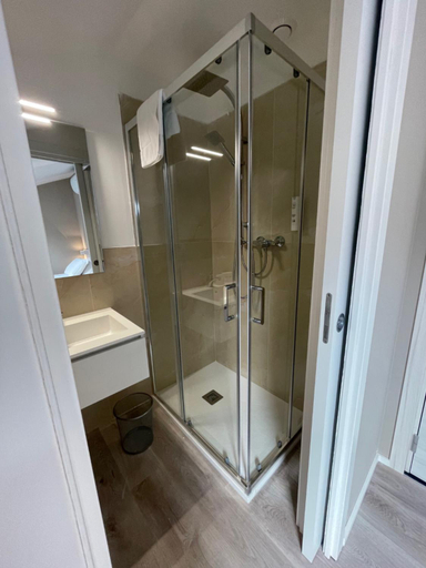 Bathroom 5, Hotel Principe, Udine
