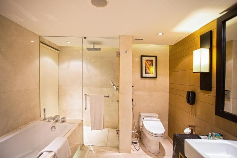 Bathroom, Four Points by Sheraton Dhaka, Gulshan, Dhaka