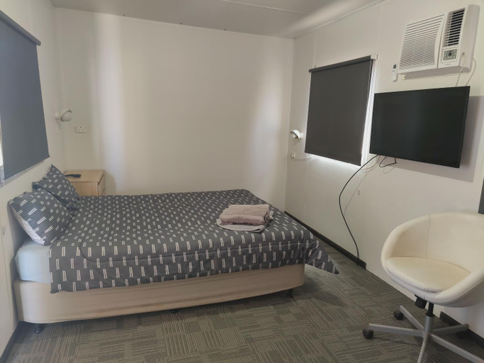Bedroom, Nullagine Hotel, East Pilbara