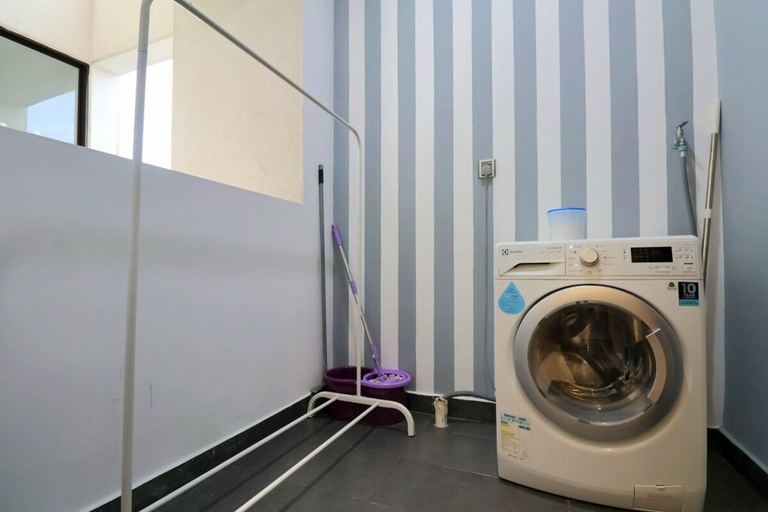 Bathroom 5, Setia Sky88 Minimalist Design Homestay Two Rooms, Johor Bahru