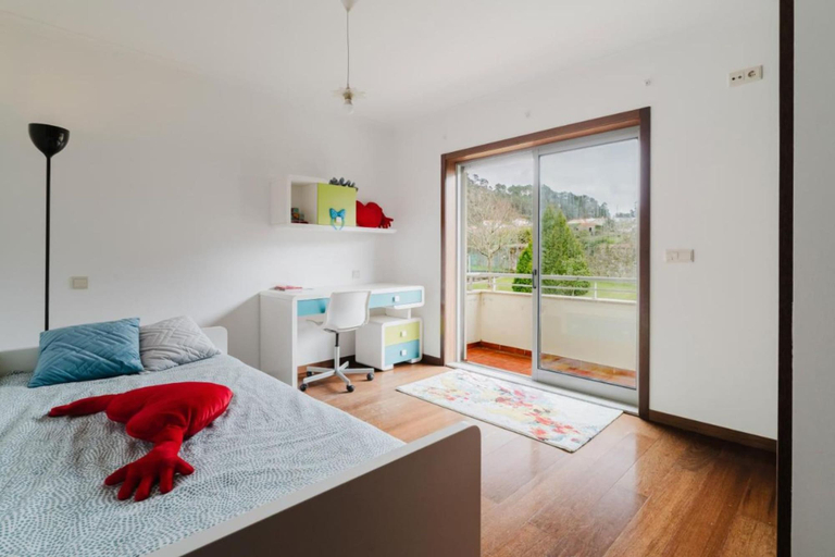 Room 3, Deluxe Sea View Pool Villa, Esposende