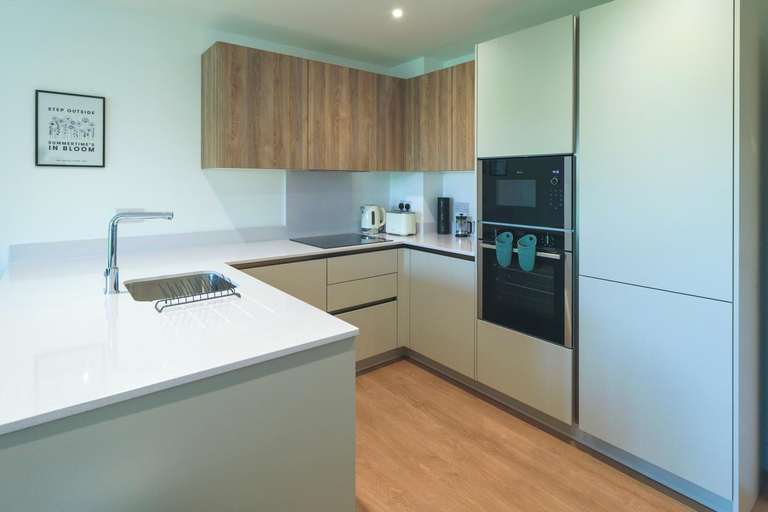 Others 4, NEW Luxury South Manchester Flat, Stockport