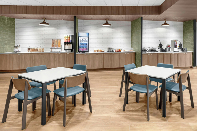 Food & Drinks 5, Fairfield Inn & Suites by Marriott® Norwalk Des Moines, Warren