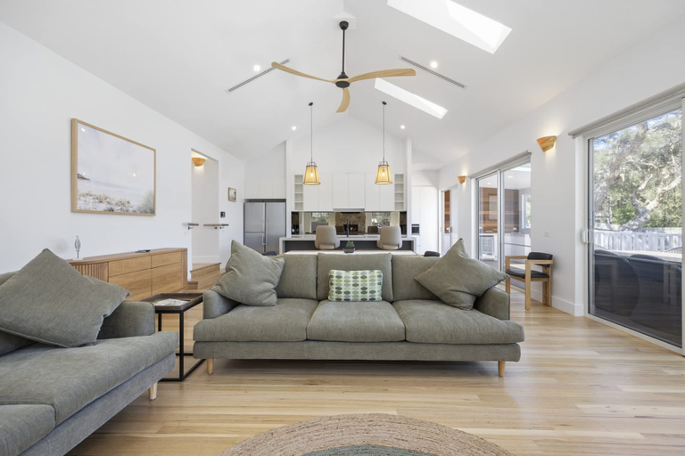 Room 2, Saltwood Coastal Hamptons Luxe With Pool, Melbourne